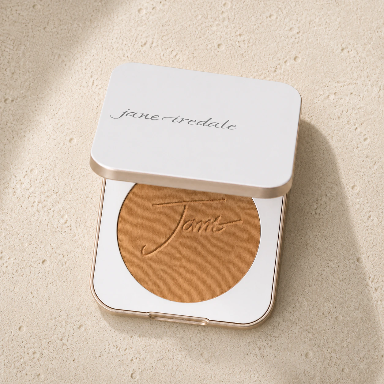 PureMatte® Finish Powder & Refillable Compact