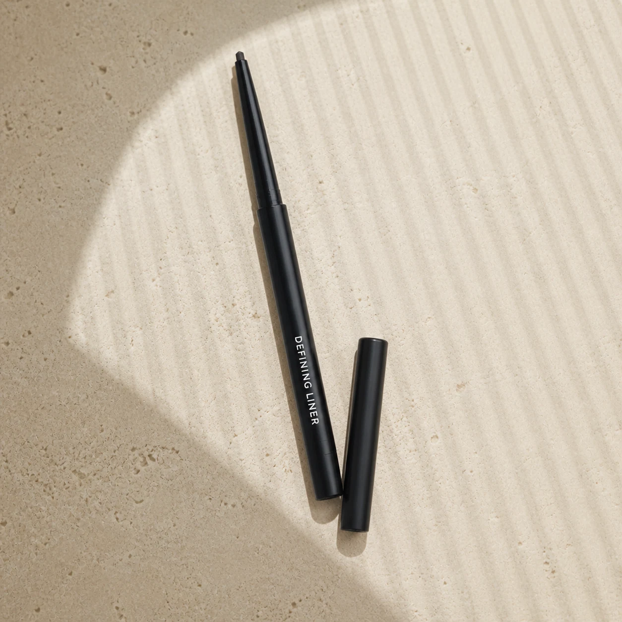 Defining Liner Black